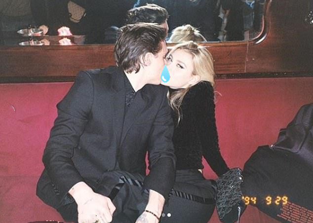 贝克汉姆二儿子秀恩爱,贝克汉姆维多利亚接吻视频