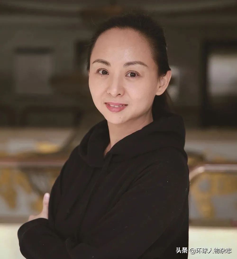 泪目!默念歌词12年,今天政协开幕,曾经的“千手观音”用手“唱响”*歌国**