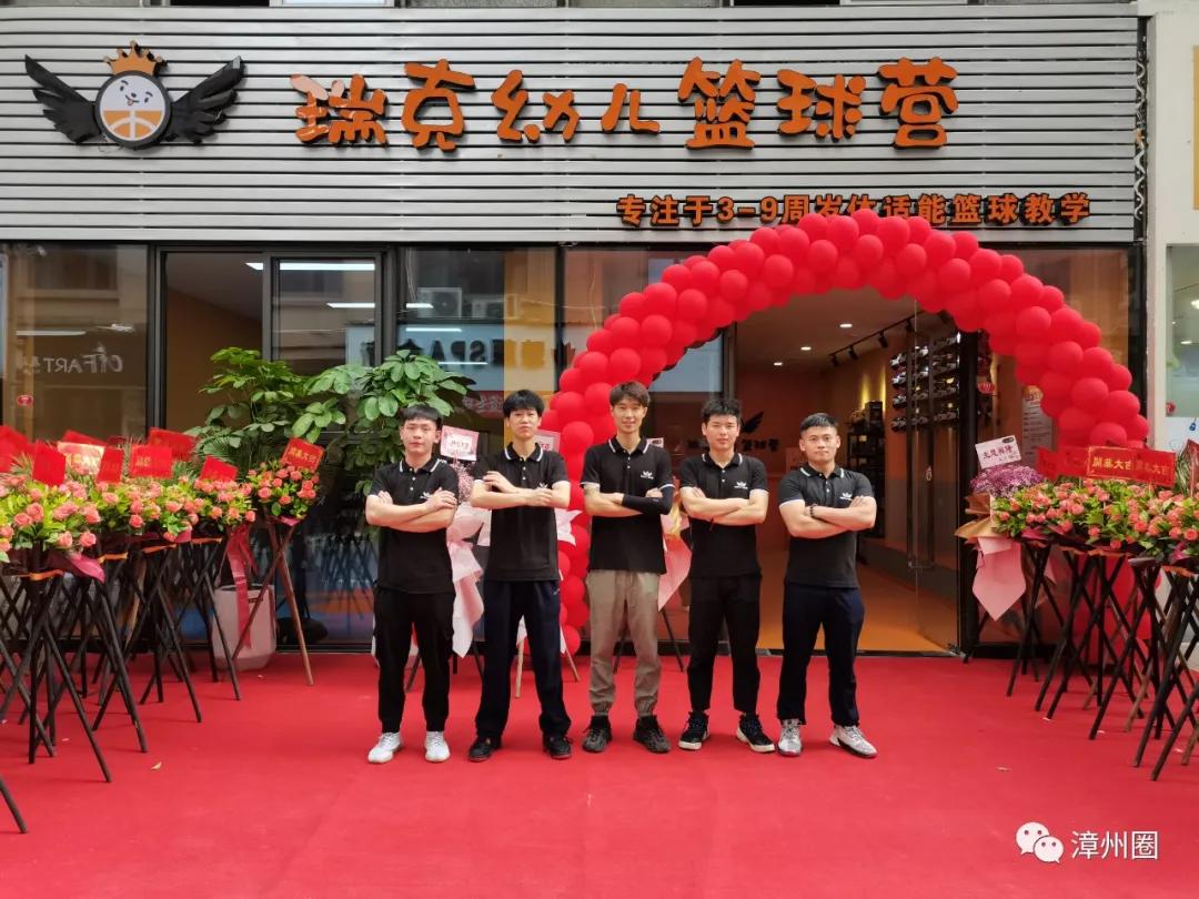 万达附近室内篮球班,万达金街二楼儿童篮球