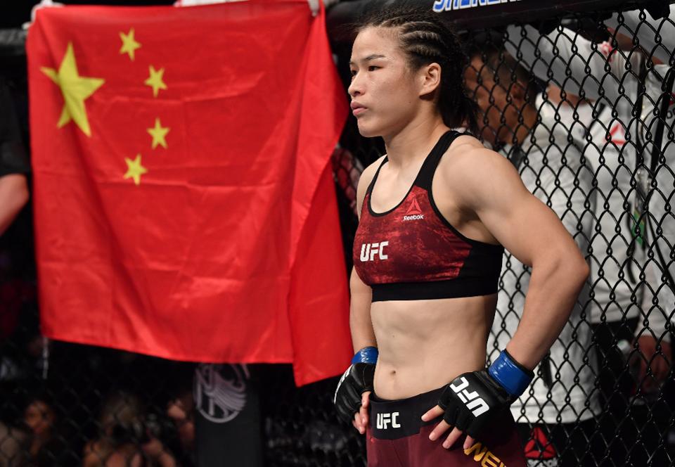 张伟丽ufc292卫冕成功后各界反应,外国人评价张伟丽卫冕ufc冠军