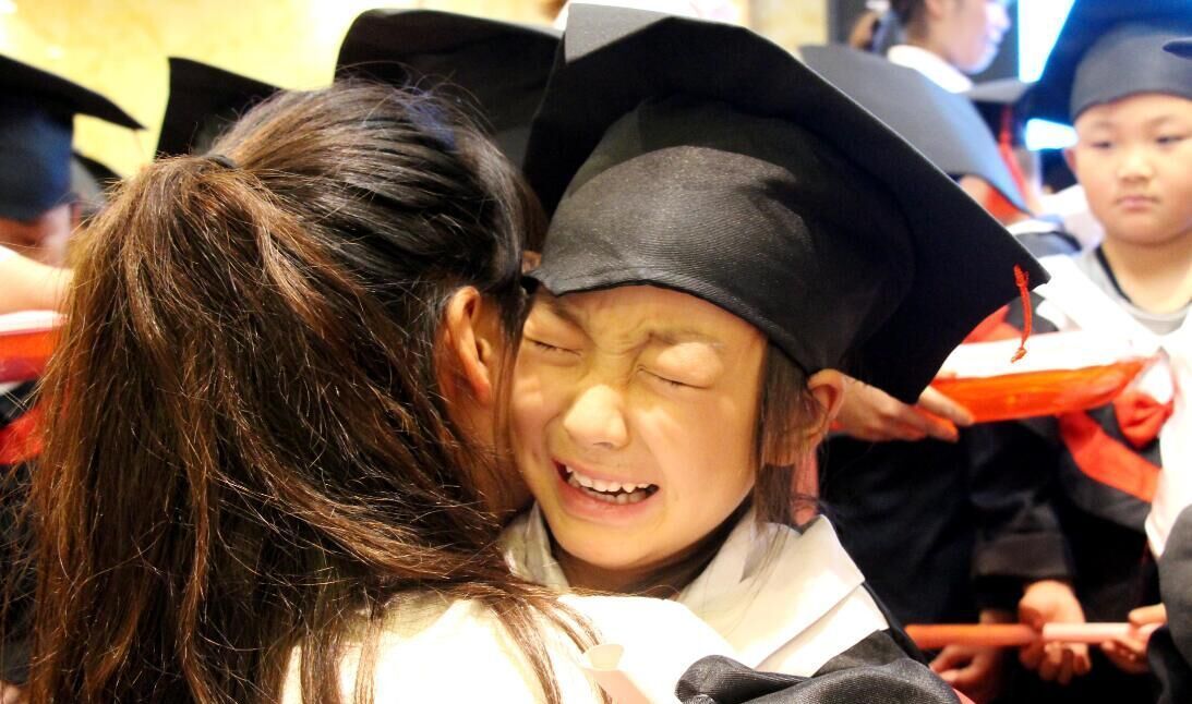 动不动就哭的孩子要如何引导,孩子动不动就哭是情商的问题吗