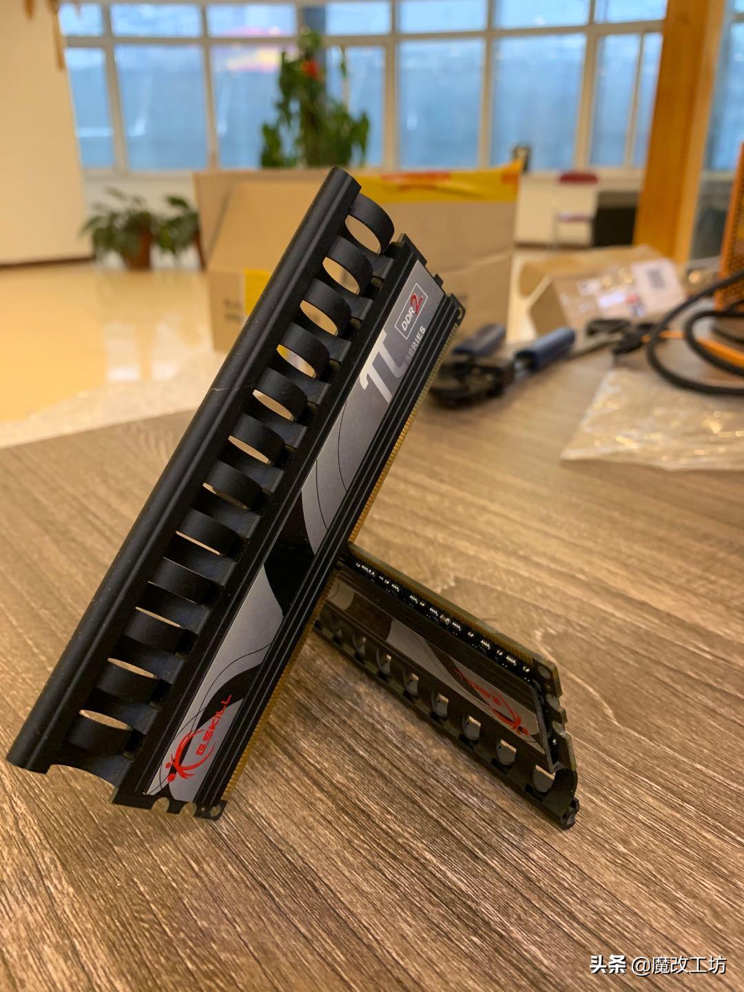 13年前的INTEL酷睿2处理器超频1900FSB突破极限