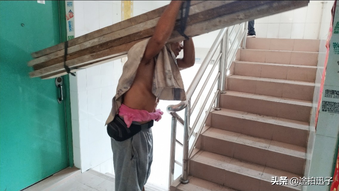 挑山工到山顶一趟多少钱,挑山工一天多少钱