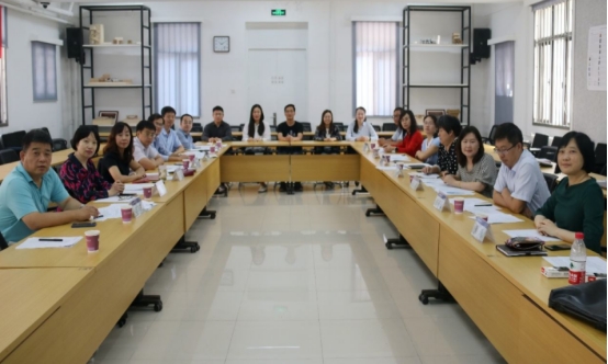 考研复试给导师送礼多少比较好,考研复试到底要不要给导师发邮件