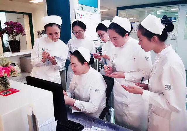 13号病房护士,203医院护士