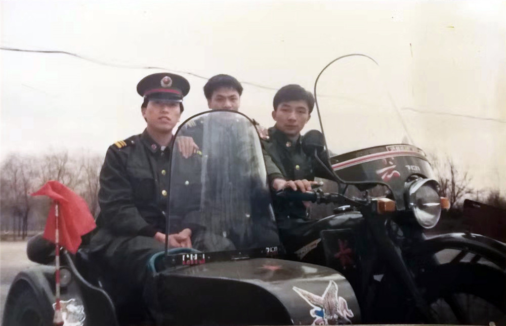 一片“兵心”在玉壶——记优秀退役军人、预备役军官、四川德港汽车用品有限公司董事长廖建波