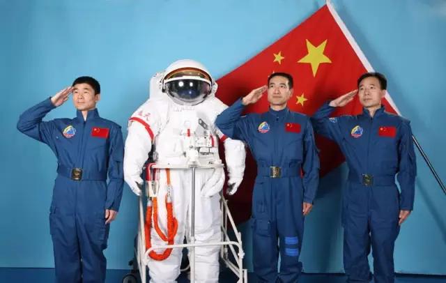 又降温了，天津人贴身的温暖，曾经交给一个叫“白玫瑰”的品牌