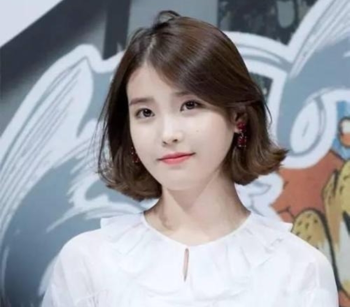 女人过了三十留着三款发型超好看,女人过了35岁适合长发还是短发