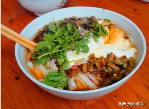 外地人看不懂的长沙八大怪：三个辣椒一盘菜，说起话来像老外