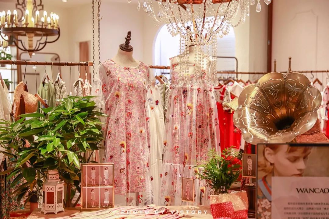 喜茶、和府捞面、兰巴赫……齐聚曲江老牌商场,等你Pick!