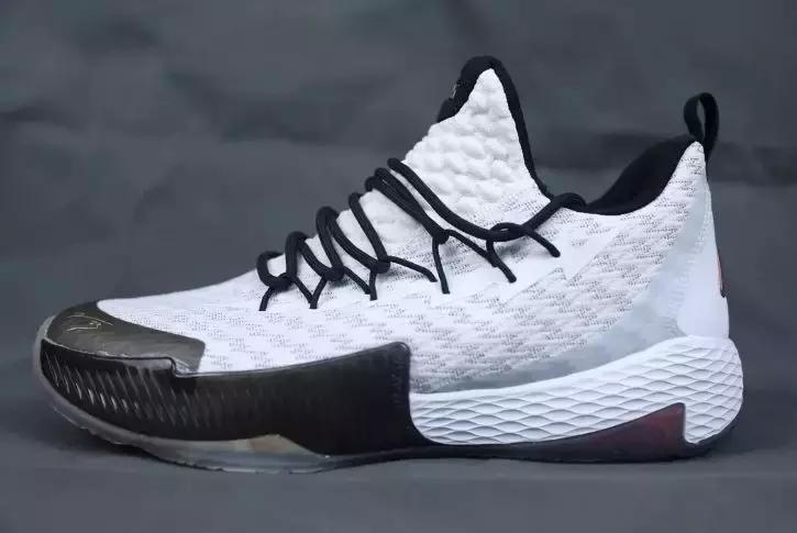 盘点性价比极高的篮球签名鞋：这双竟不到500块？