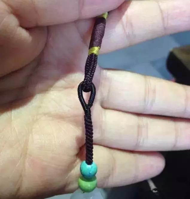 手编绳吊坠怎么打结,四股手编绳打结收尾