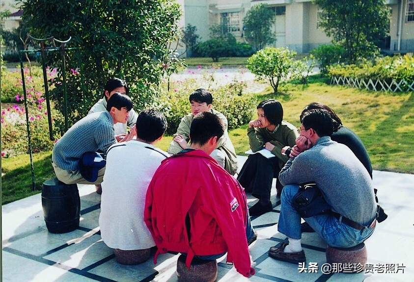 马云早年创业的老照片:记录阿里团队的“青葱”时光