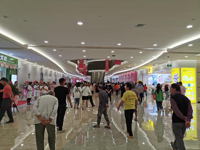 南兴广场服装品牌,南兴广场地产