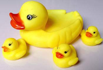 军训教官踢打学员,军训教官踢学生视频