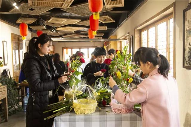 解锁花间密码探索花艺种植——研学旅行在新区