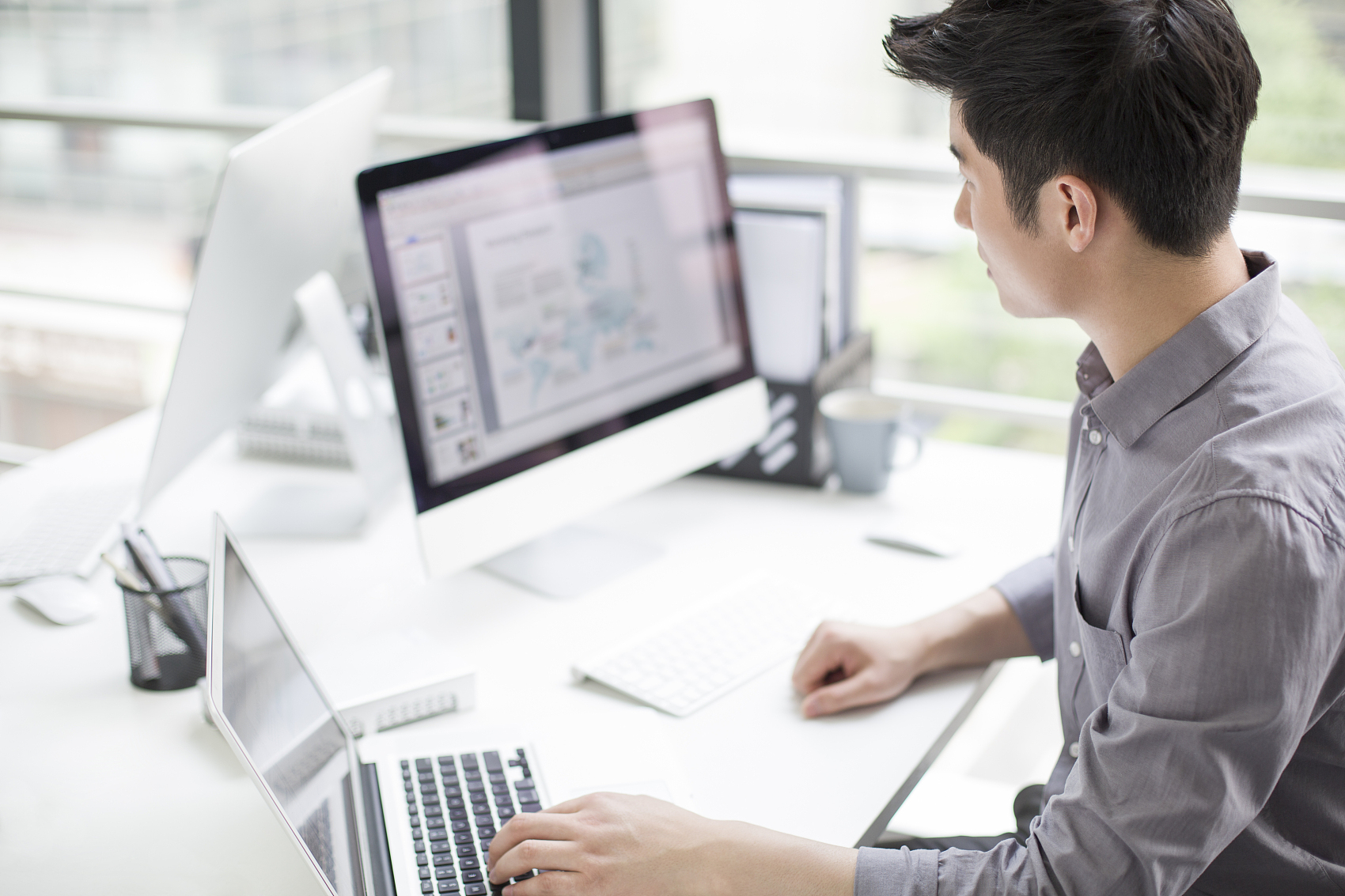 银行待遇与公务员待遇哪个比较好,银行各岗位及薪酬排名