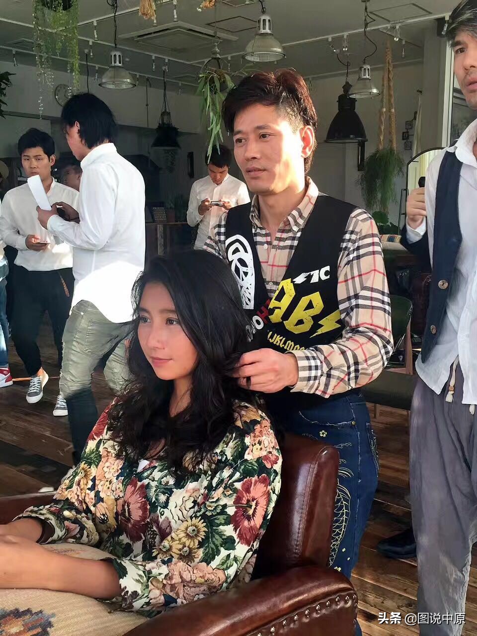 做美发赌博输光欠债如何翻身,我是一名美发师视频