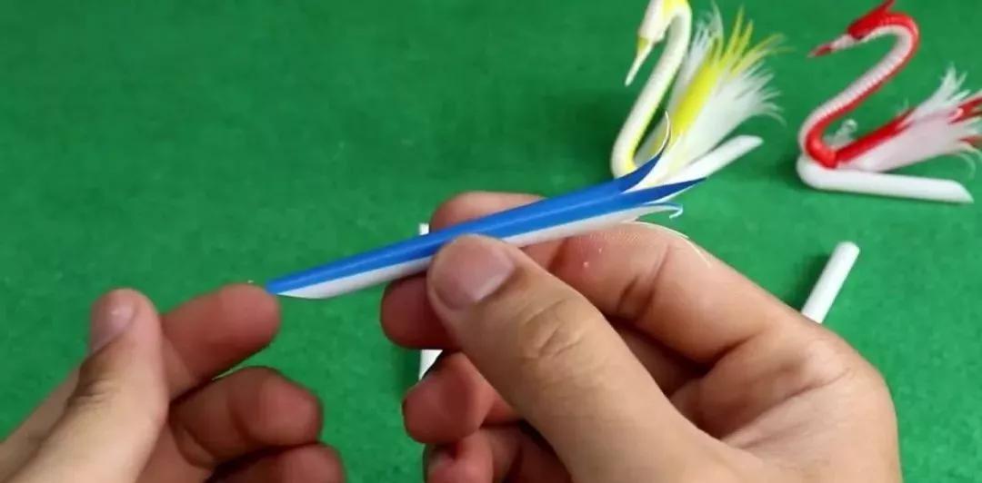 七彩的吸管剪一剪,DIY的蜗牛,天鹅,简直太像了(附教程)