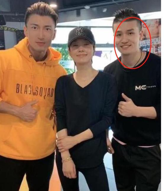 从软饭男到钢铁硬汉，“整容”式离婚后，文章“站”起来了