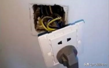 墙上插座松动怎么处理,墙上插座松动了怎么办