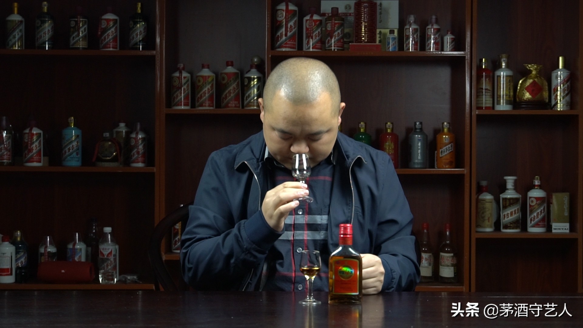 茅酒守艺人品酒古井贡酒,茅酒守艺人酒鬼酒