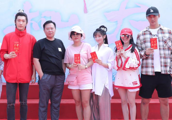 她被张艺谋捧红,被于正力捧有望超过赵丽颖的她