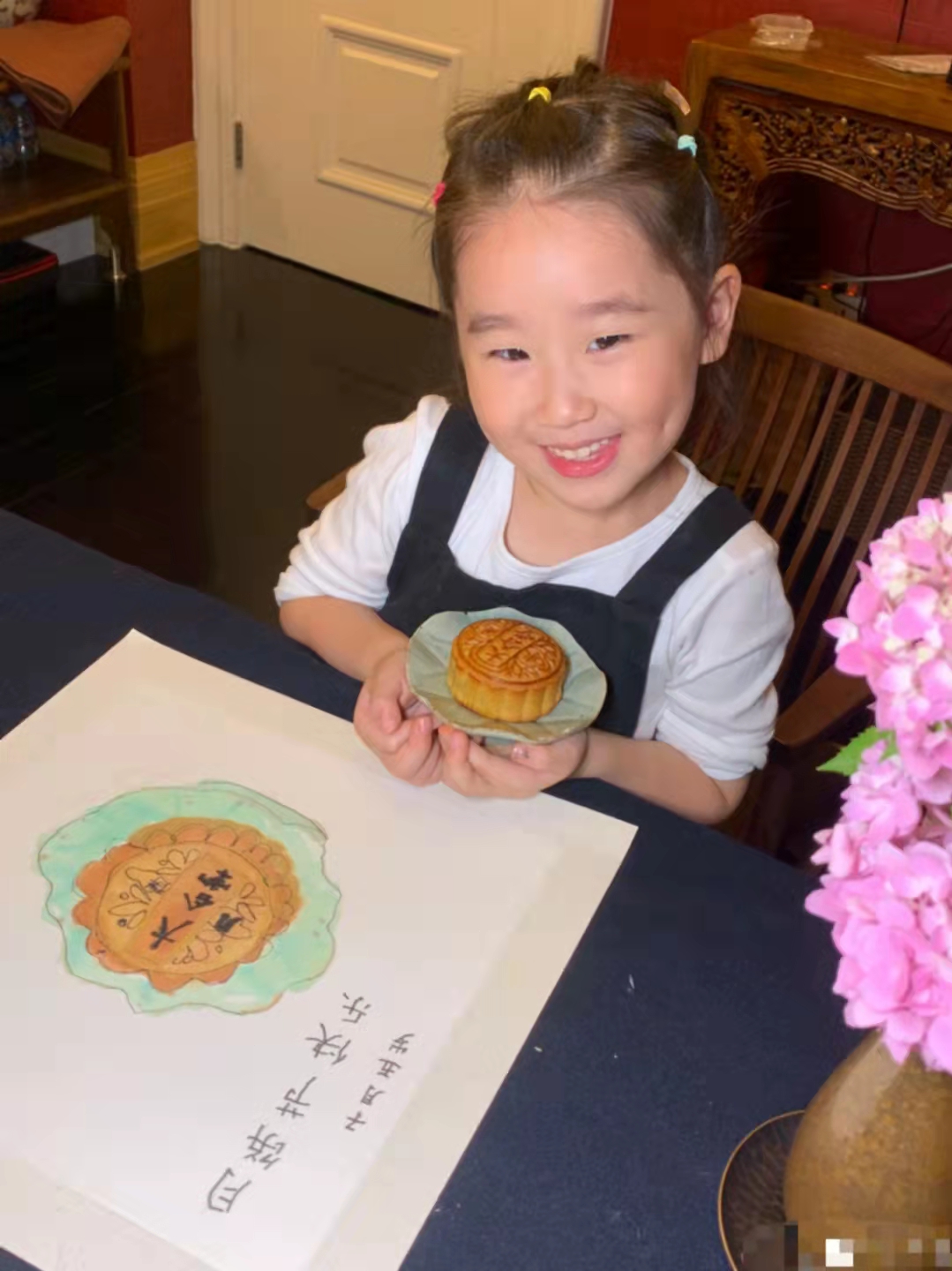 赵文卓夫妇为小女儿庆5岁生日,赵文卓大女儿晒照庆14岁生日