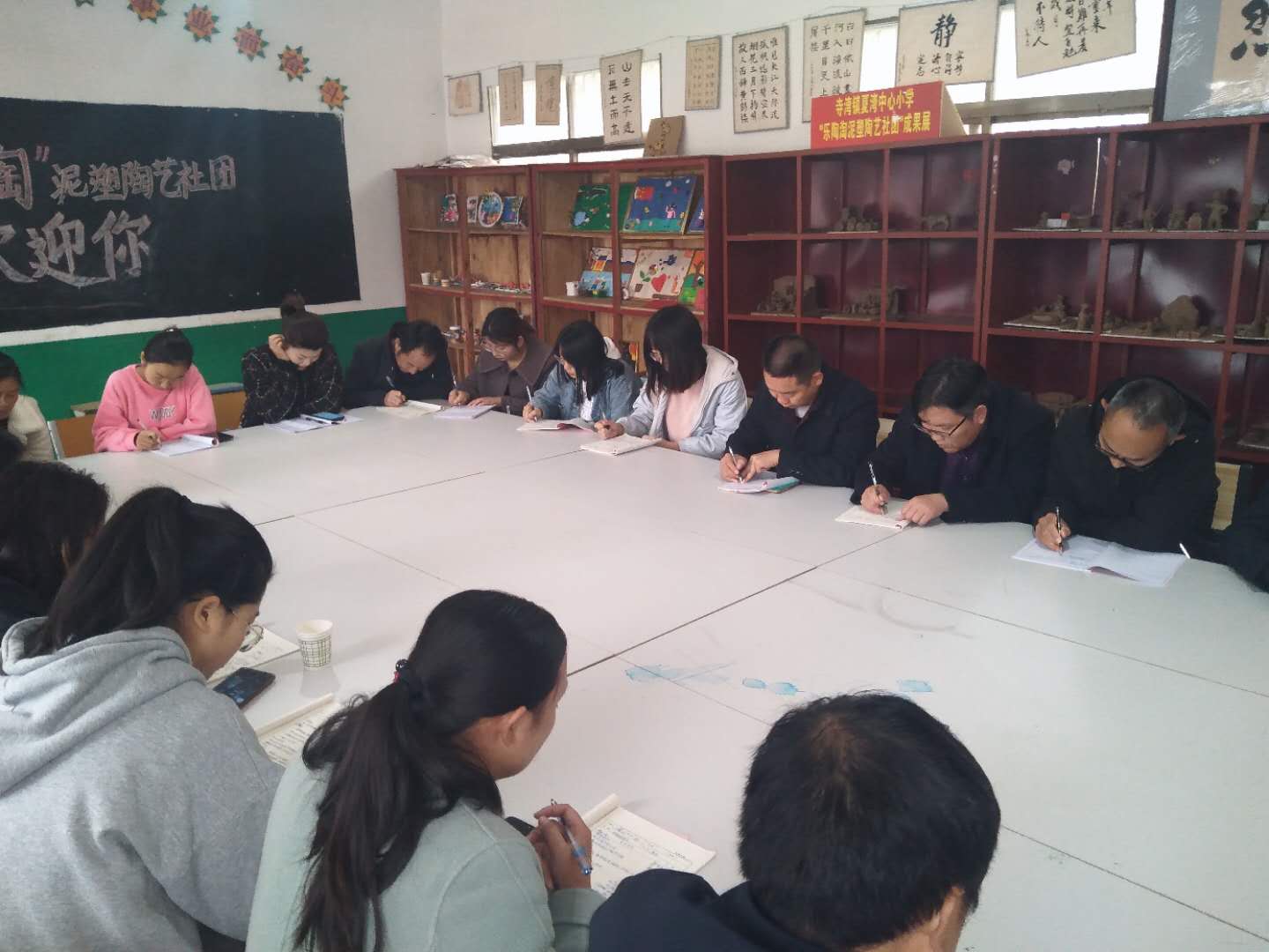 寺湾镇中心学校：蹲点校区，深入课堂，助推教学发展