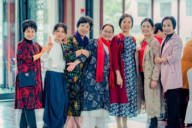 岁月不老我们不散全文,岁月不老我们不散什么意思