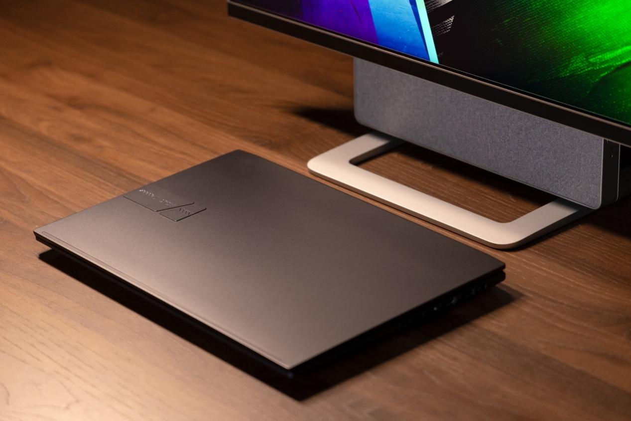 华硕无畏笔记本银色和蓝色,华硕无畏pro15r76800和i512500哪个好