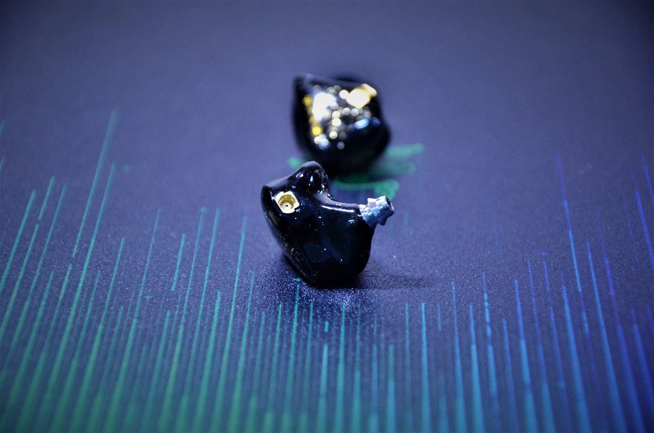 黑色与金色高级感,黑色与金色高级