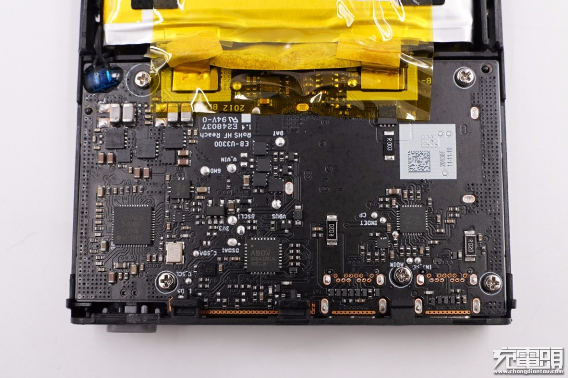 三星25w快充拆解视频,三星25w快充移动电源