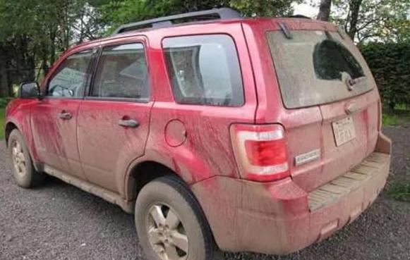 开车多年才明白，车内灰尘多别用毛巾擦，一个土法子，天天开新车