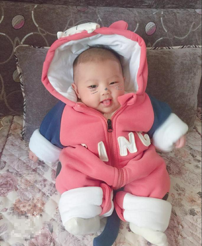 宝贝小细节,4月龄宝宝爱吐舌头