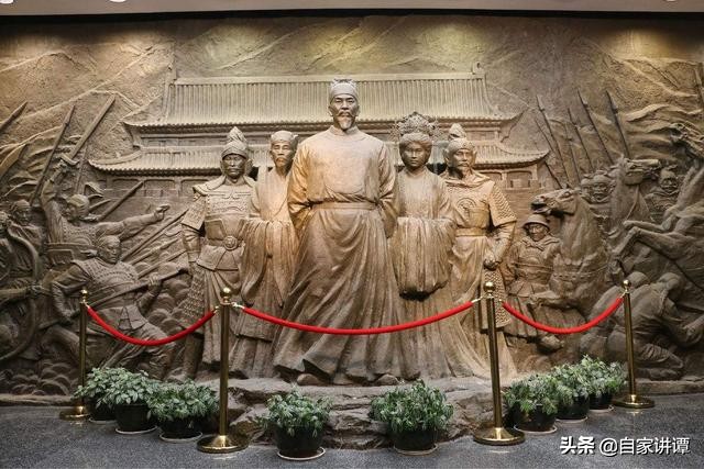 僧为帝,帝亦为僧,数十载衣钵相传,正觉依然皇觉旧