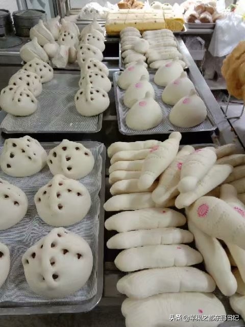 发面馒头碱大了该怎么处理,馒头碱大了蒸出来发黄如何补救