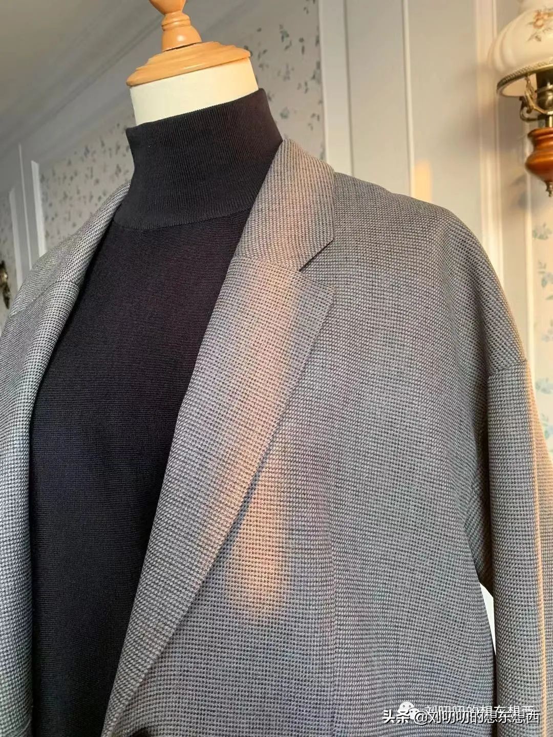 女人背厚夏天适合穿什么样的衣服,宽肩厚背的人穿什么好看