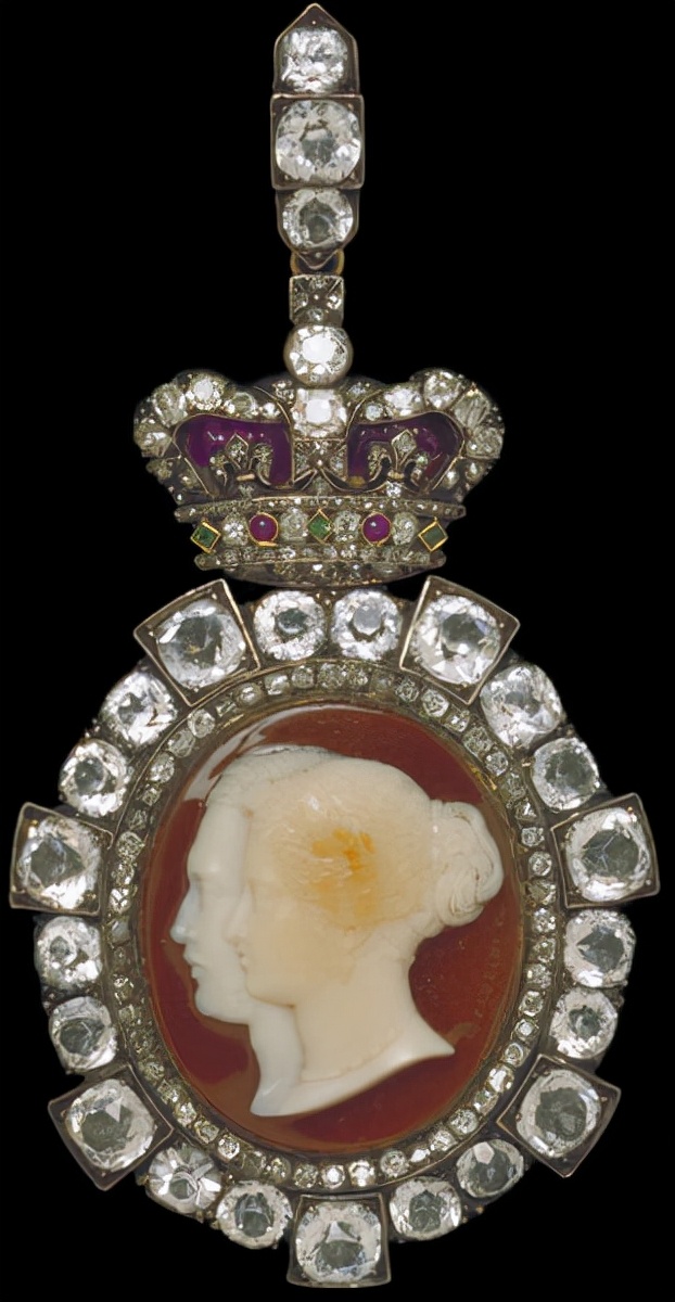 暗黑系珠宝,暗黑系珠宝造型