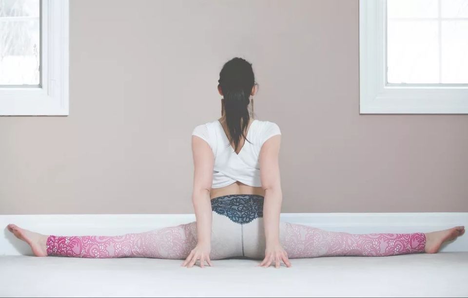 初学者瑜伽横叉怎么练,瑜伽初学者横叉