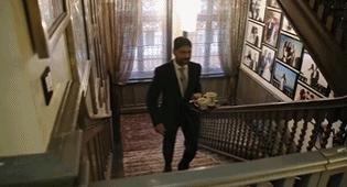 千万富豪如今蜗居在30平米的小屋,百亿富豪住豪宅