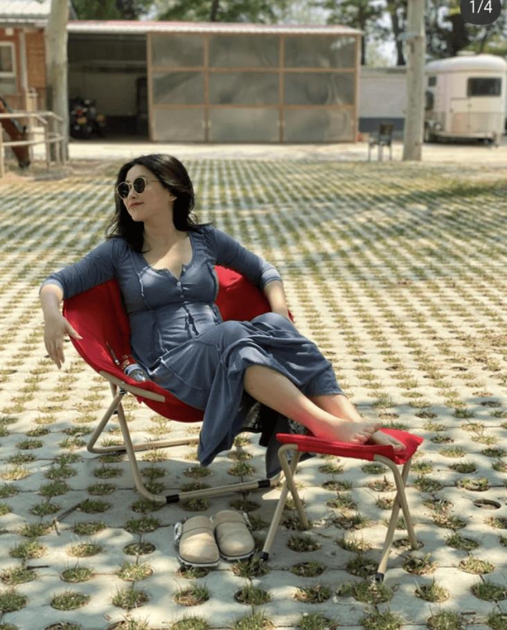 朱珠产后首露面胖几十斤模样大变,朱珠晒孕肚写真