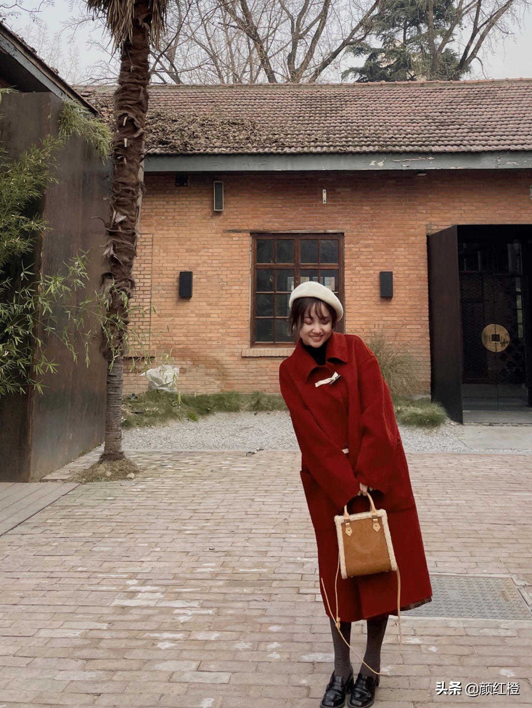 这些才是红色大衣的正确搭法,经典稳重又有气场,让你美出新高度
