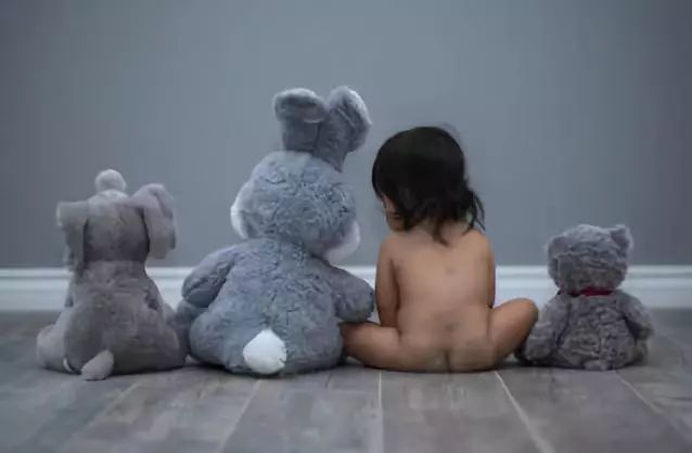 什么方法可以让宝宝不再尿裤子,怎么训练孩子戒掉尿不湿自己如厕