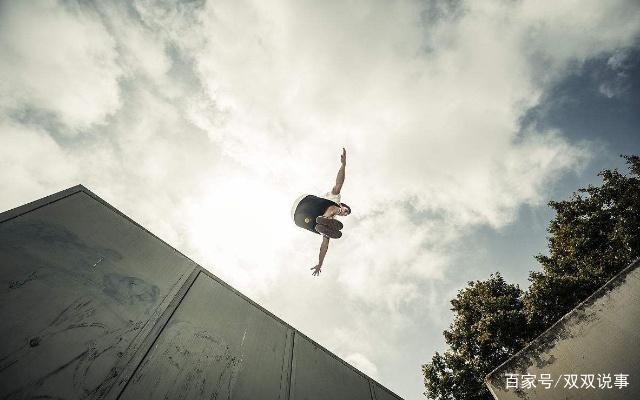 轻功真的能飞檐走壁,当代轻功和以前的轻功