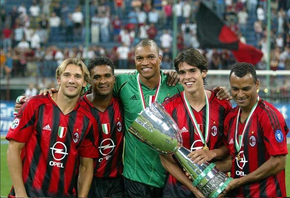 感动伯纳乌全场球迷高喊c罗名字,泪目伯纳乌球迷第七分钟呼喊