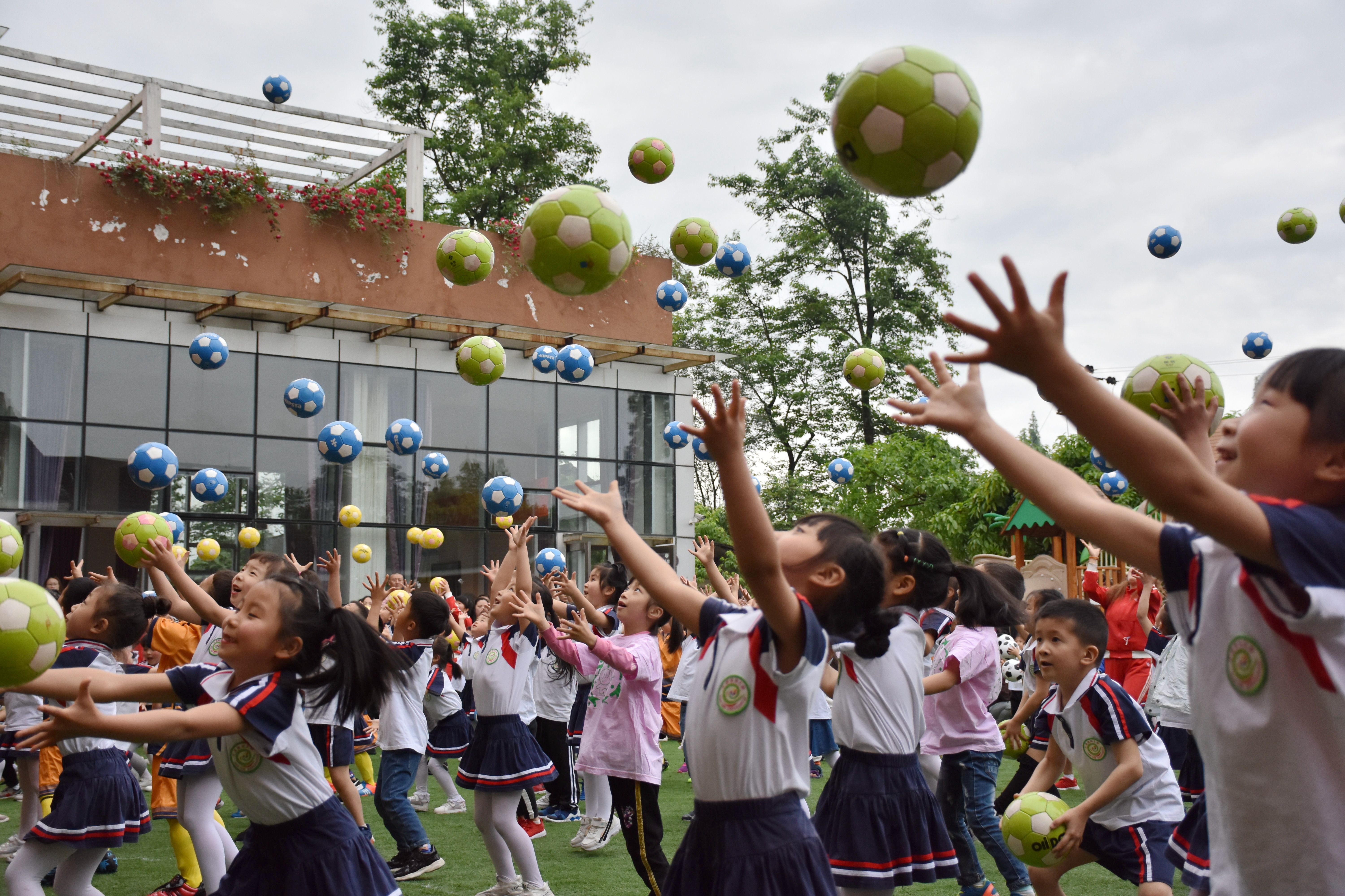 幼儿园足球嘉年华活动视频,崇州市元通幼儿园