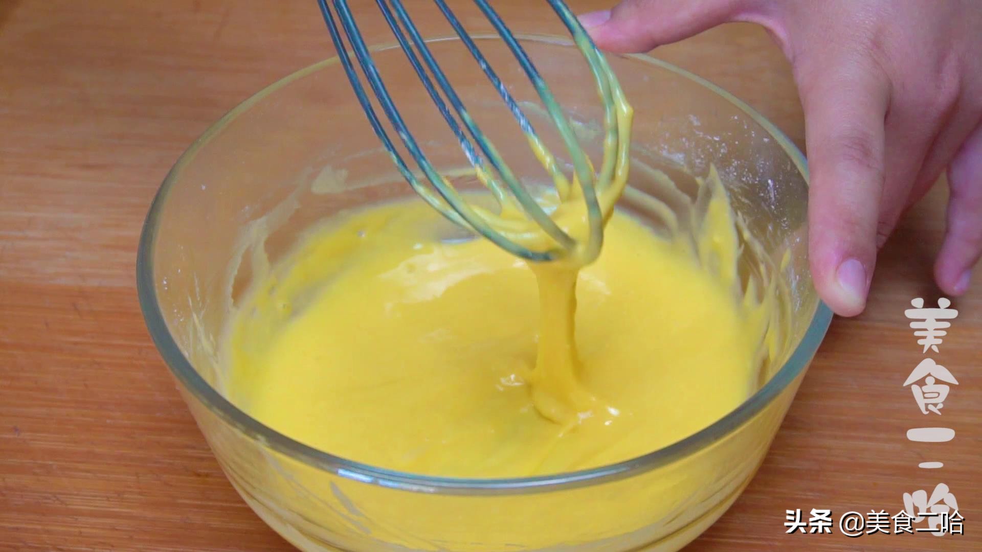 蛋糕胚怎样做不用烤箱用电饭煲,蛋糕怎么做的蓬松柔软不用烤箱