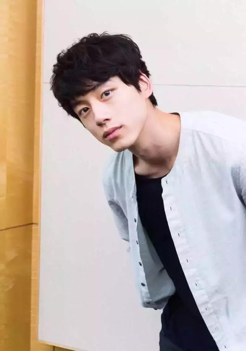 夏天清爽的男生,夏天清新日系男生