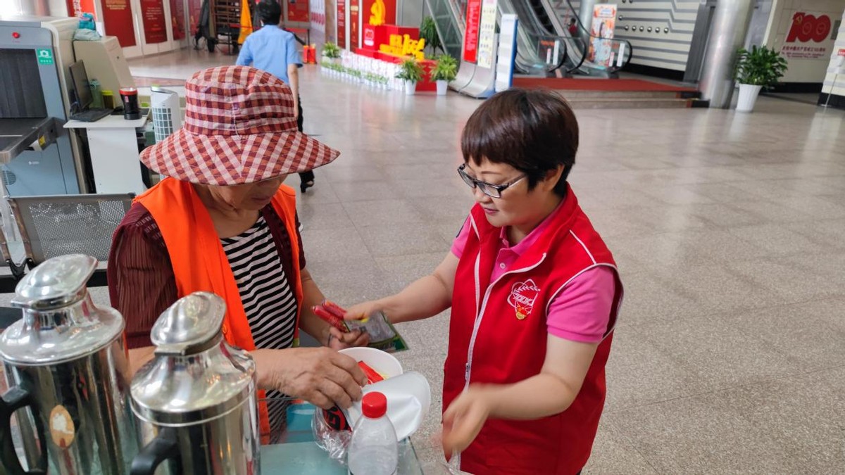 风雨无情人间有爱|郑州科技馆继续为受困群众提供服务